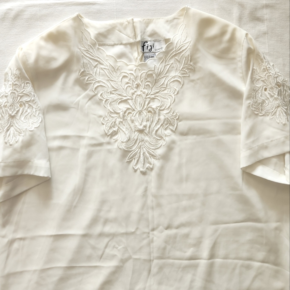Vintage White Embroidered Blouse